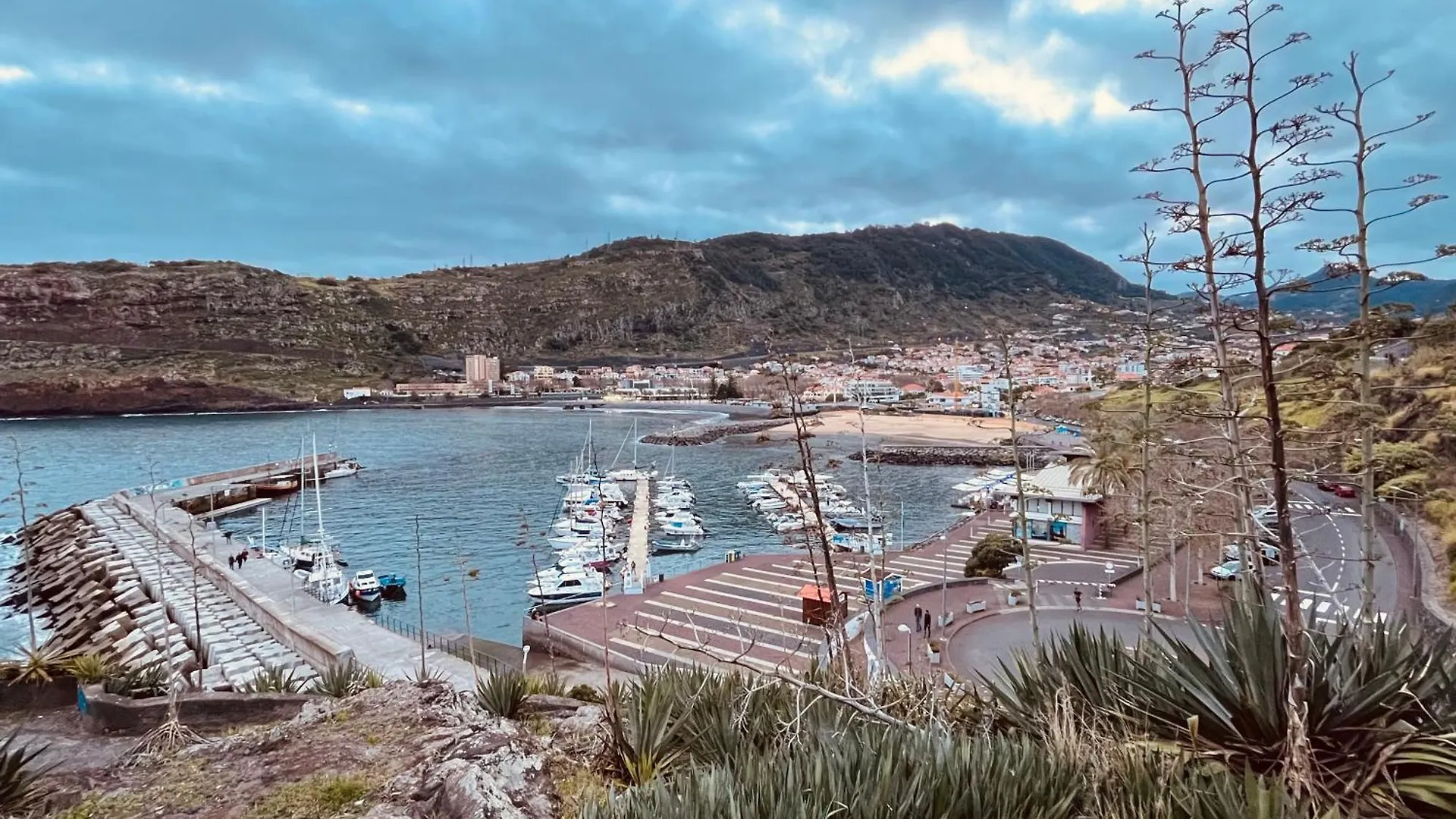 Apartment Machico Near The Beach